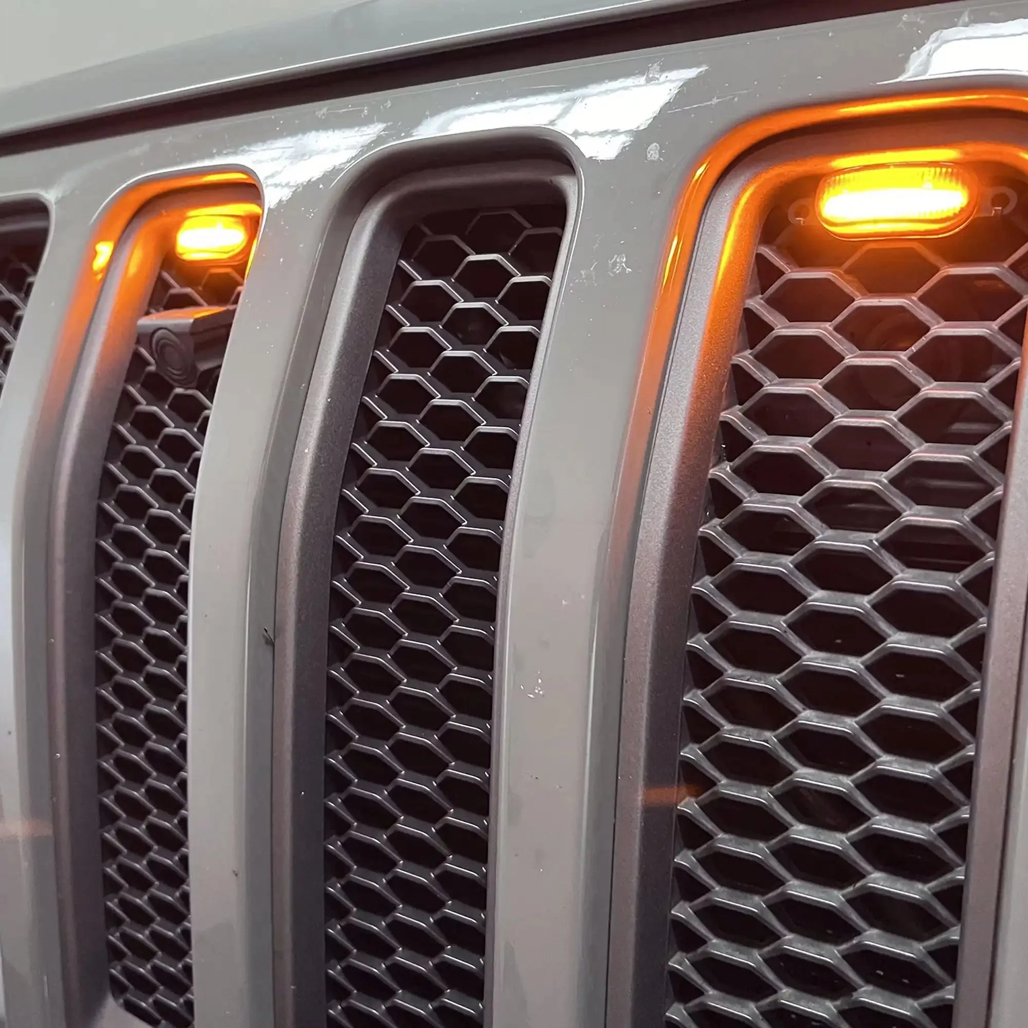 Universal Pre-Runner Style LED Grill Light Kit (New Style) - Image 16